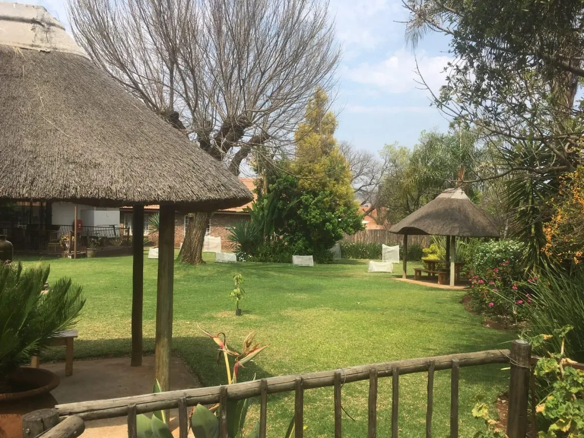 Wondervilla garden and thatch lapa from the website